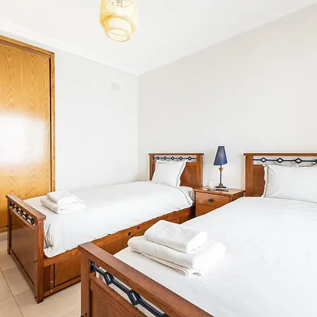 Miradouro Rocha - T2 Com Vista Mar *