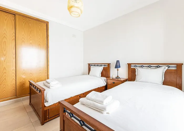 Miradouro Rocha - T2 Com Vista Mar *