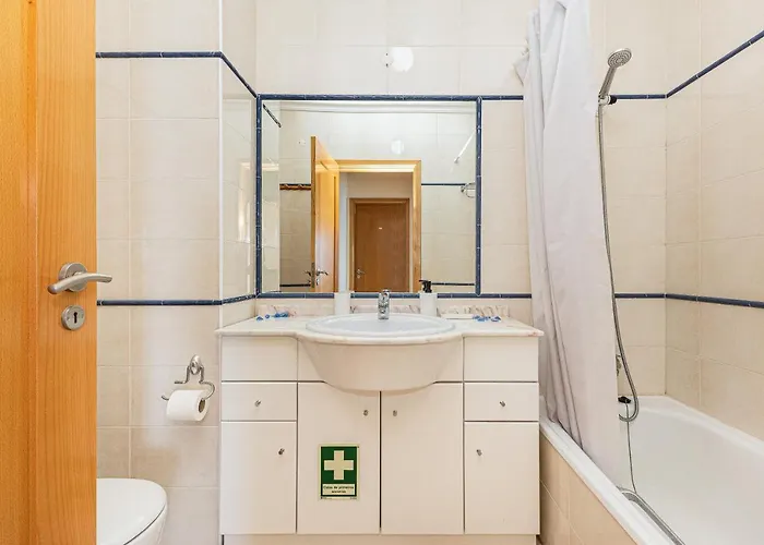 Apartament Miradouro Rocha - T2 Com Vista Mar *